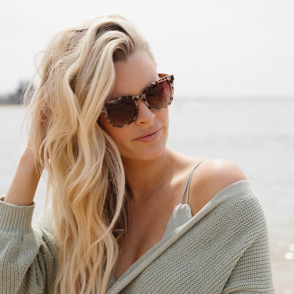 LILA GRACE IVORY TORTOISE l Brown Lens l White Maple Arms