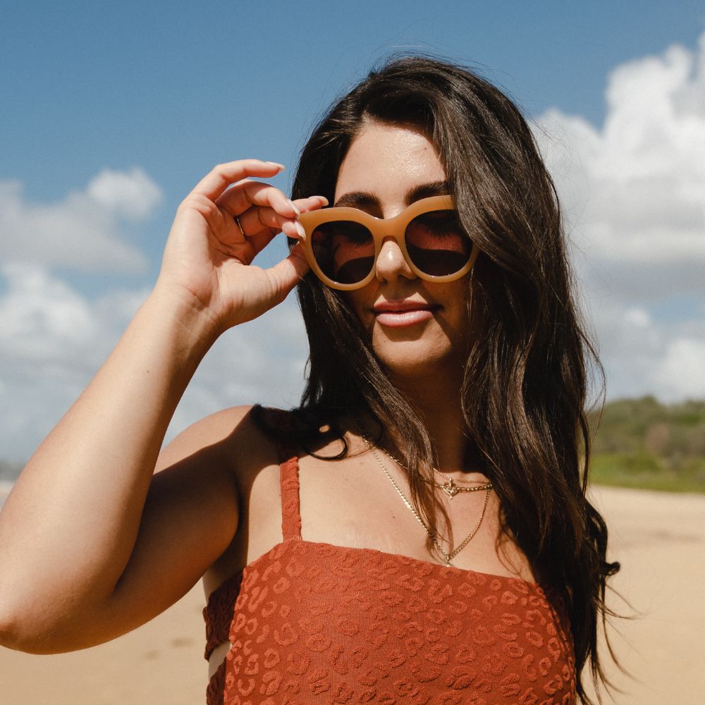 MILLA CARAMEL Brown Gradient Lens l Walnut Arms - Soek Fashion Eyewear Australia