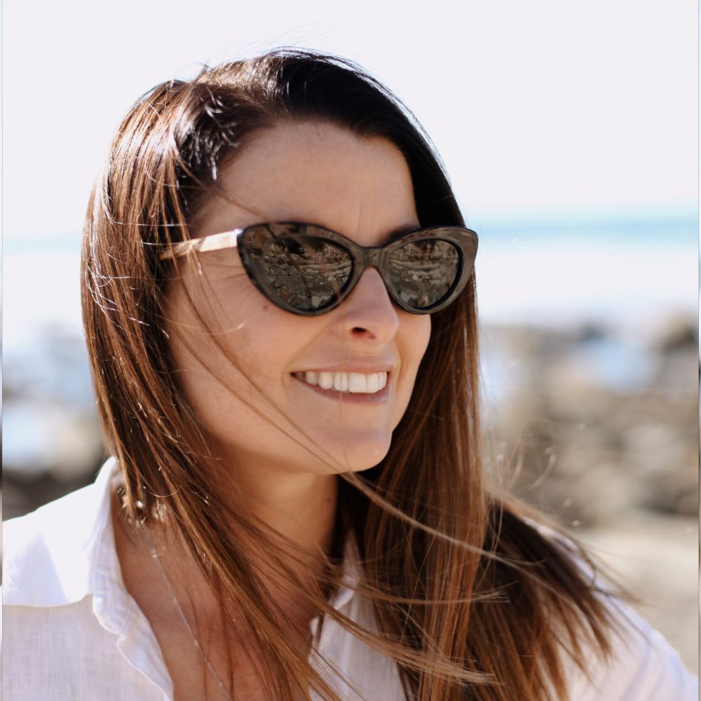 SAVANNAH MIDNIGHT Black Gradient Lens l Walnut Arms - Soek Fashion Eyewear New Zealand